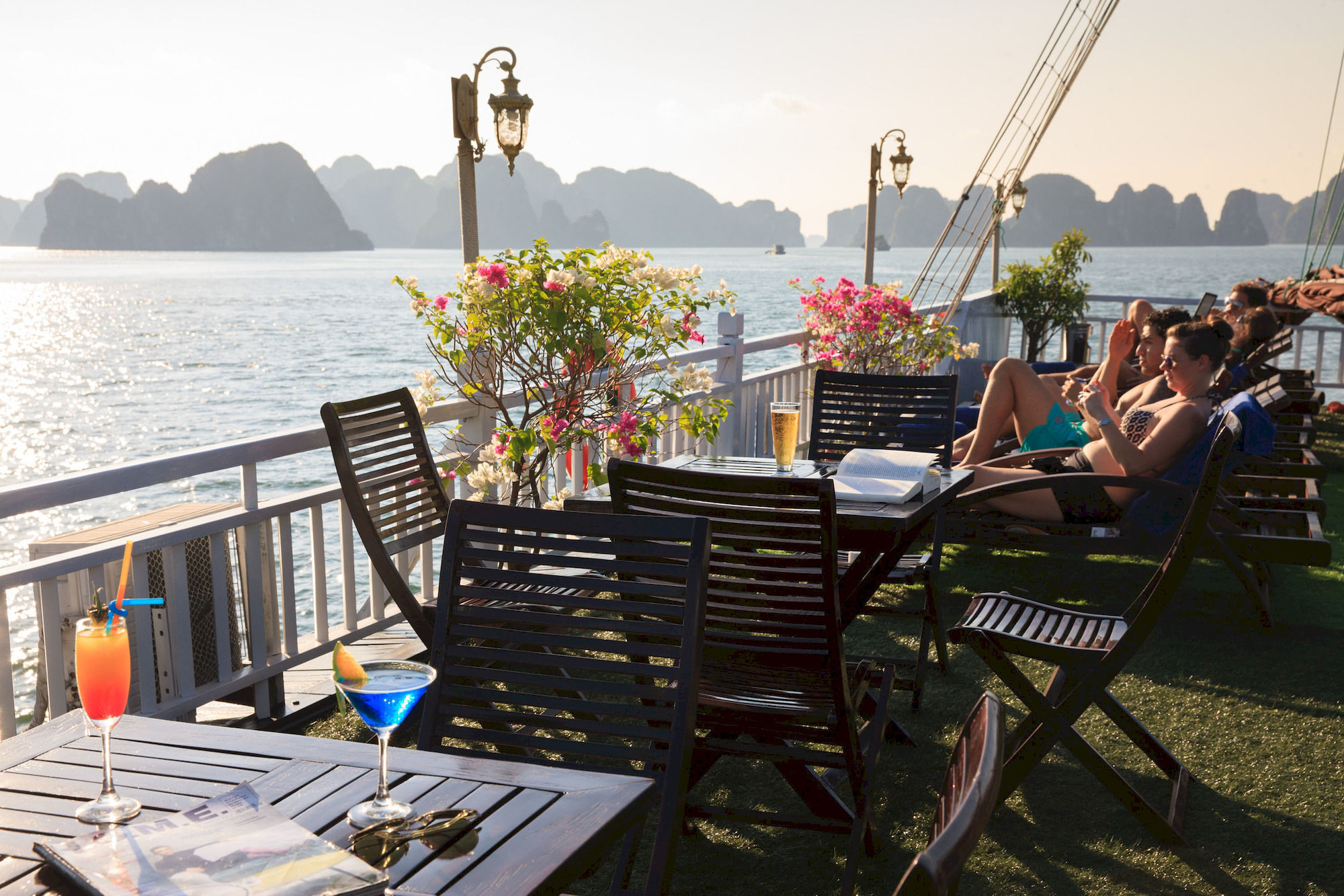 Aclass Legend Cruise Hotel Ha Long Exterior photo